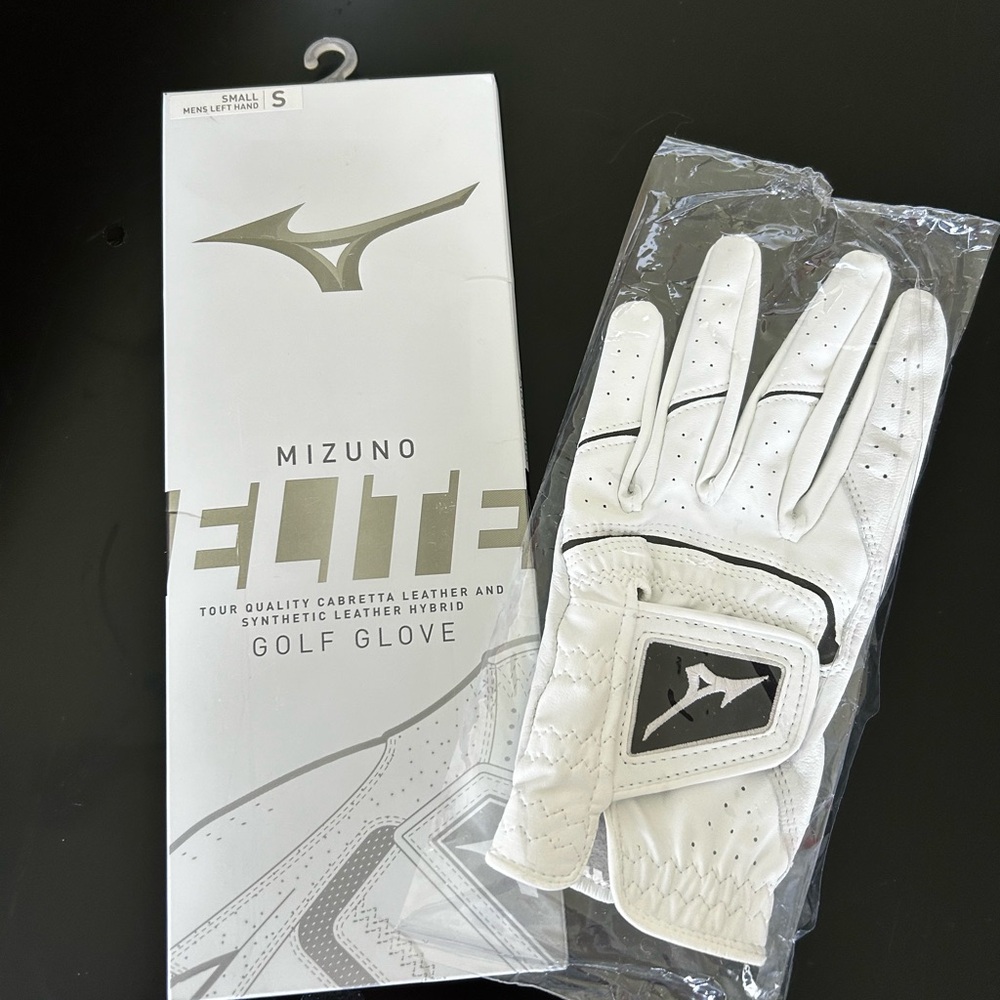 Mizuno Elite golf glove. Men’s left hand. Size small